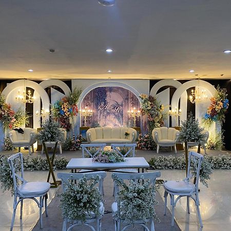 Utc Hotel Semarang Dış mekan fotoğraf